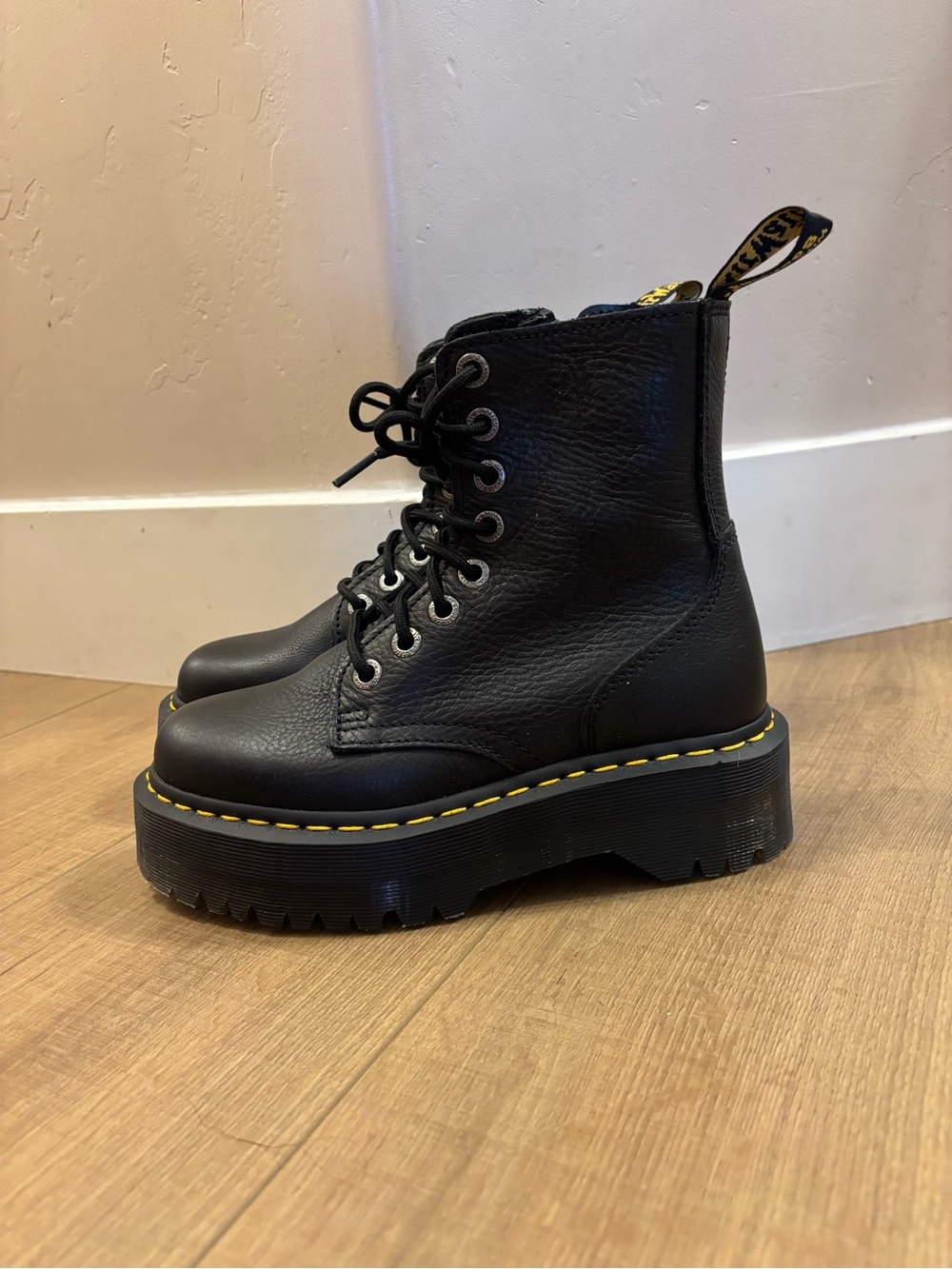 Platform Dr. Martins woman’s size 7